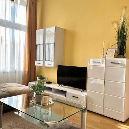 Apartment Olivia - Old Town Братислава Екстериор снимка