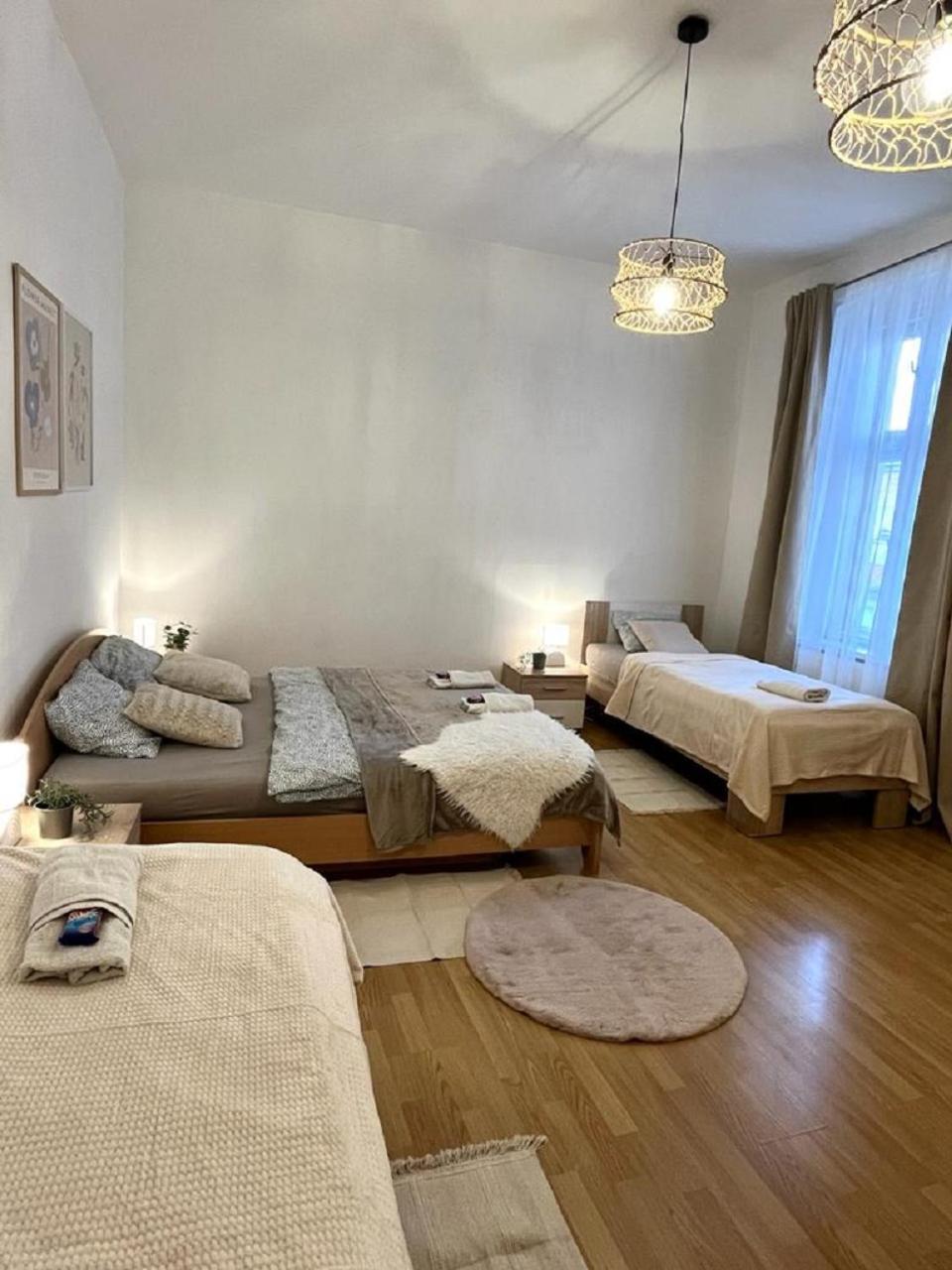 Apartment Olivia - Old Town Братислава Екстериор снимка